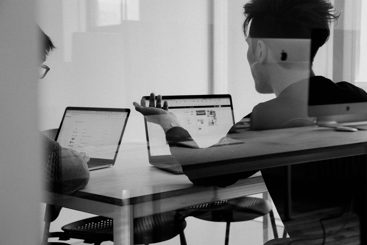 VELTIQ GROUP team working session